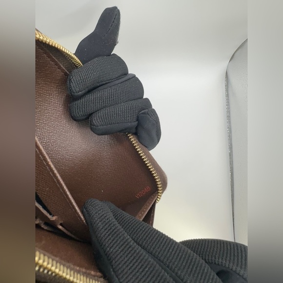 💯AUTHENTIC Louis Vuitton. Damier Zip Long Wallet - Picture 9 of 15